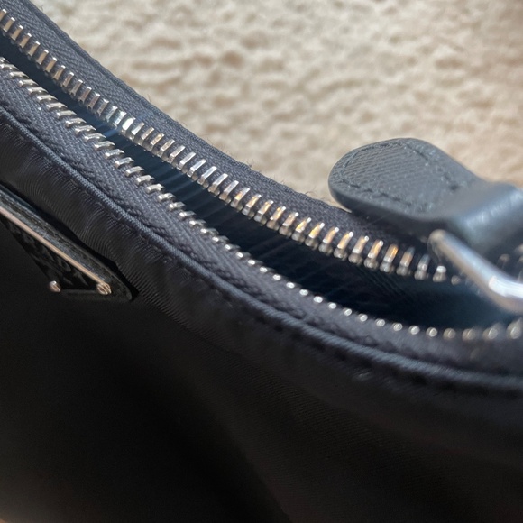 PRADA Nylon Re-Edition 2005 Shoulder Bag Black - Picture 9 of 9
